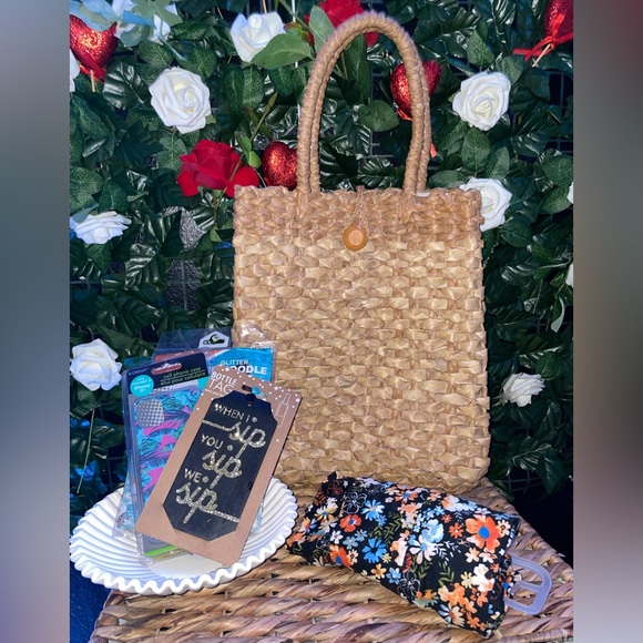 Source Unknown Handbags - Woven Straw Tote Bag bundle